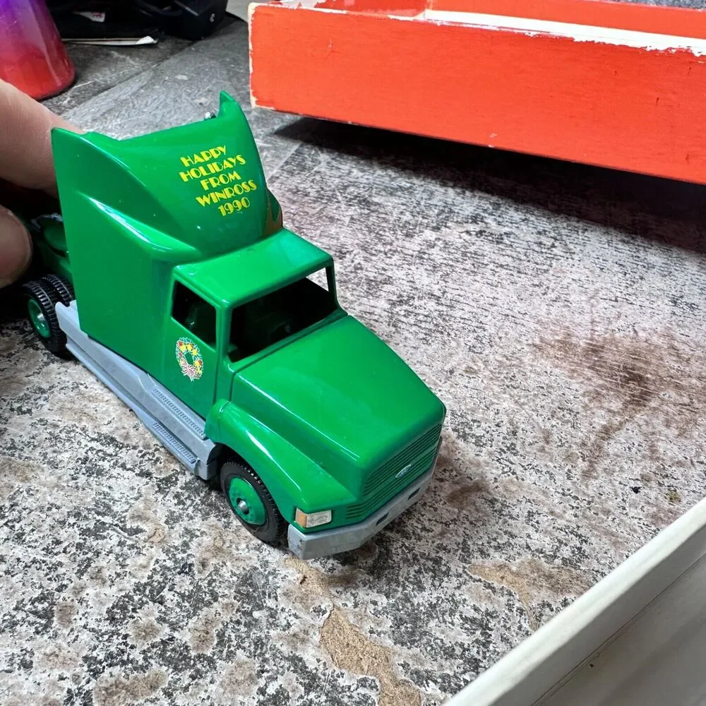 Winross Truck Christmas‎ Happy Holidays 1990 Santa Sleigh Reindeer Green Diecast